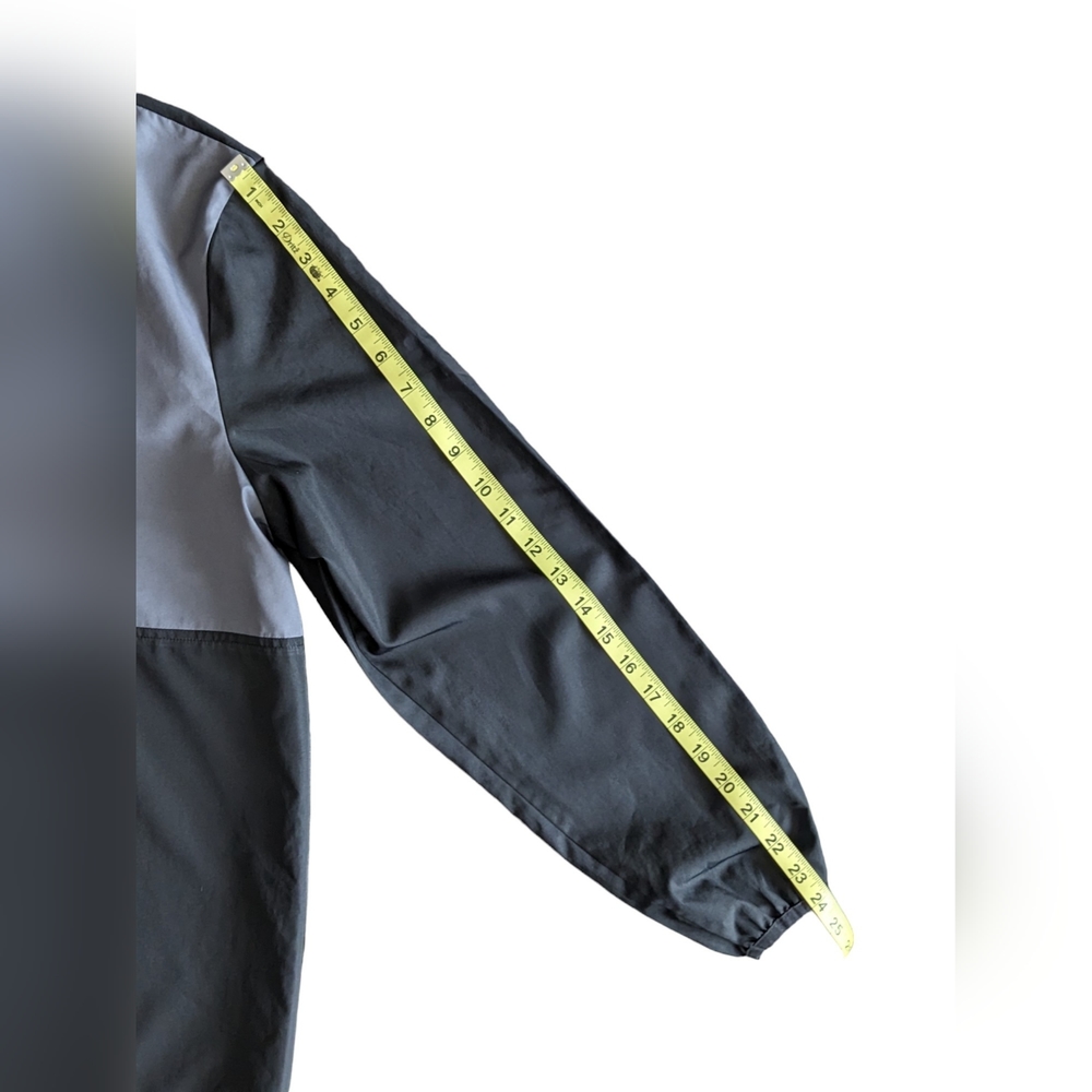 PINK Victoria's Secret | Women's Black and Grey Windbreaker Size (XS) - Picture 5 of 7